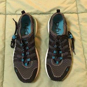 Ryka Pool Exercise Shoes sz 7.5 removable insoles